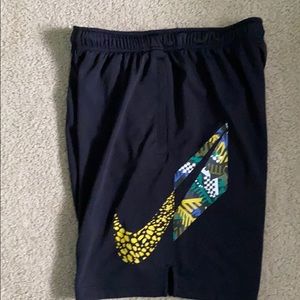 Nike men’s Dri fit large shorts